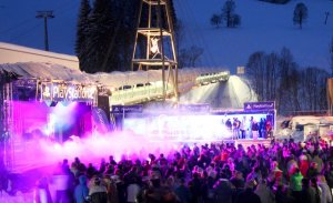 Beim "Rave on Snow" in Saalbach-Hinterglemm steppt der Bär und tanzt die Meute...